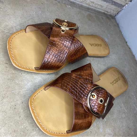 Soda Women's Brown Sandals - Picture 4 of 5